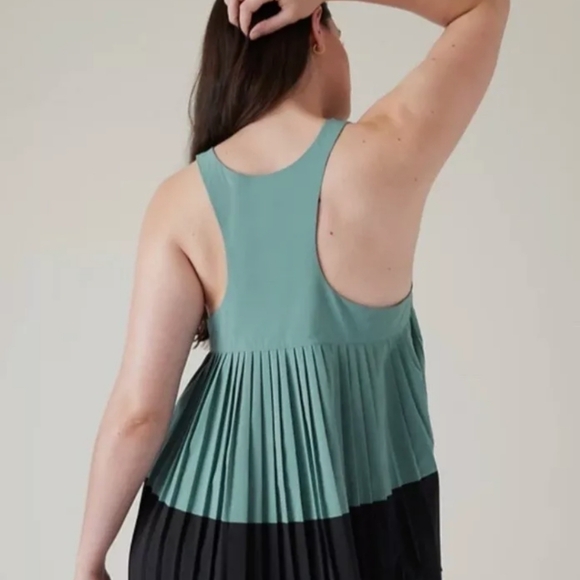 ATHLETA Activewear Swing Pleated Sleeveles Stretch Top Teal and Black Medium - Picture 13 of 14